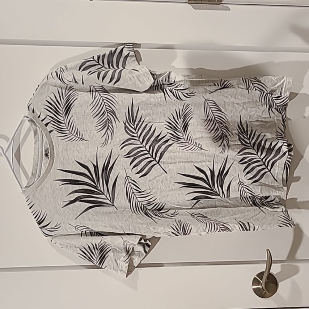 Free Planet Palm Leaf‎ Top​